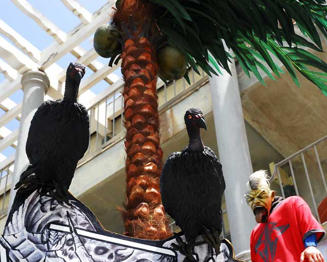 Rubber vultures on Ocean Front Walk in Venice Beach