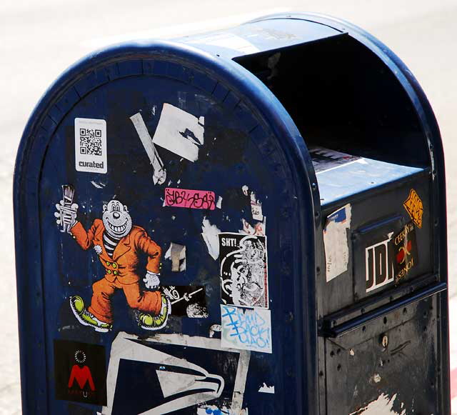 Melrose Avenue Mailbox